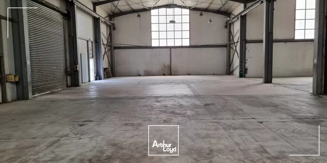 LOCAL D'ACTIVITÉ À LOUER  BESSINES / NIORT DE 837M2