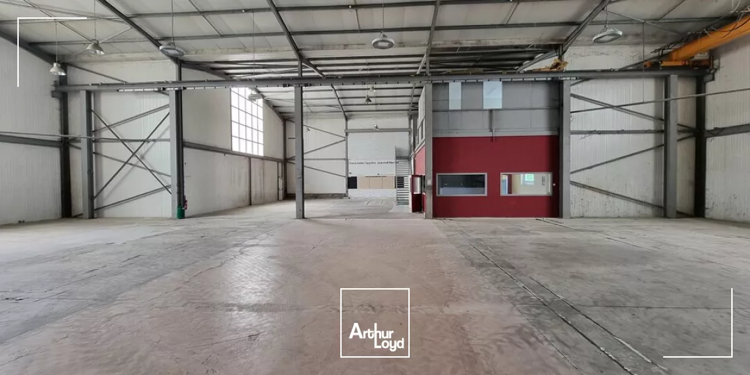 LOCAL D'ACTIVITÉ À LOUER  BESSINES / NIORT DE 837M2