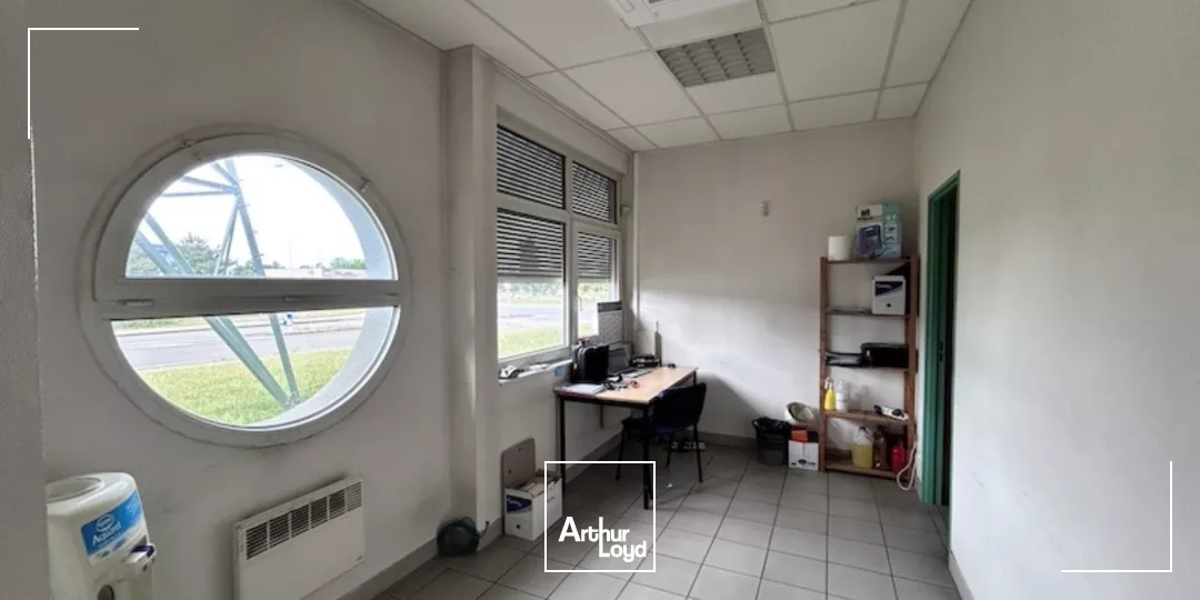 BOURG EN BRESSE - NORELAN - PETIT BUREAU A LOUER 