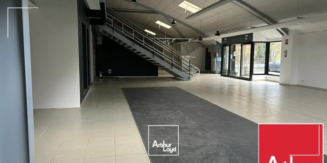 LOCAL COMMERCIAL à LOUER de 1700 m²