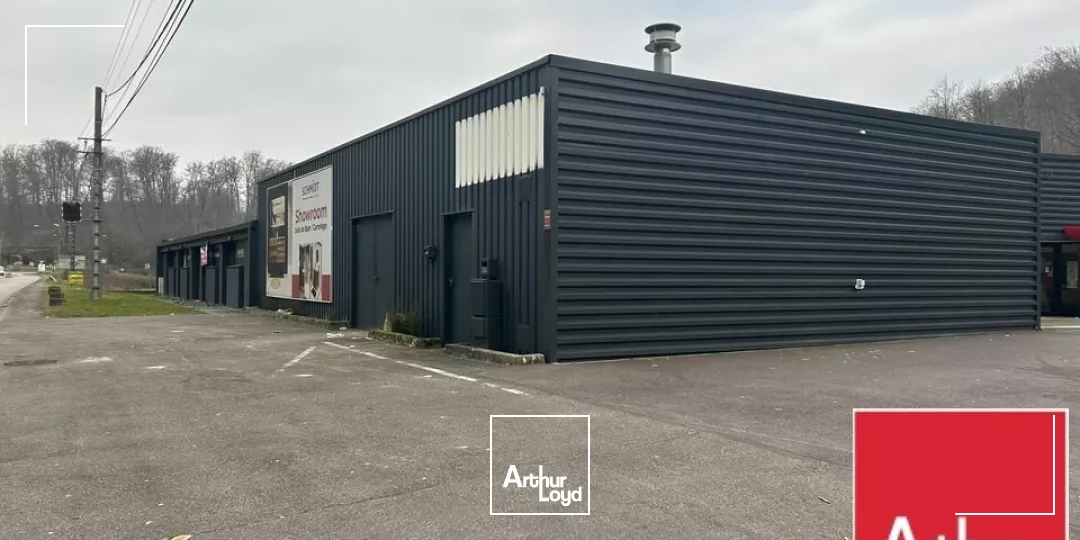 LOCAL COMMERCIAL à LOUER de 1700 m²