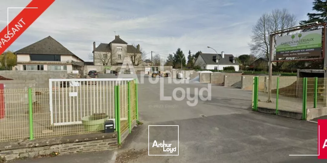 MONTGERMONT - LOCAL D'ACTIVITE A LOUER - 440 M²