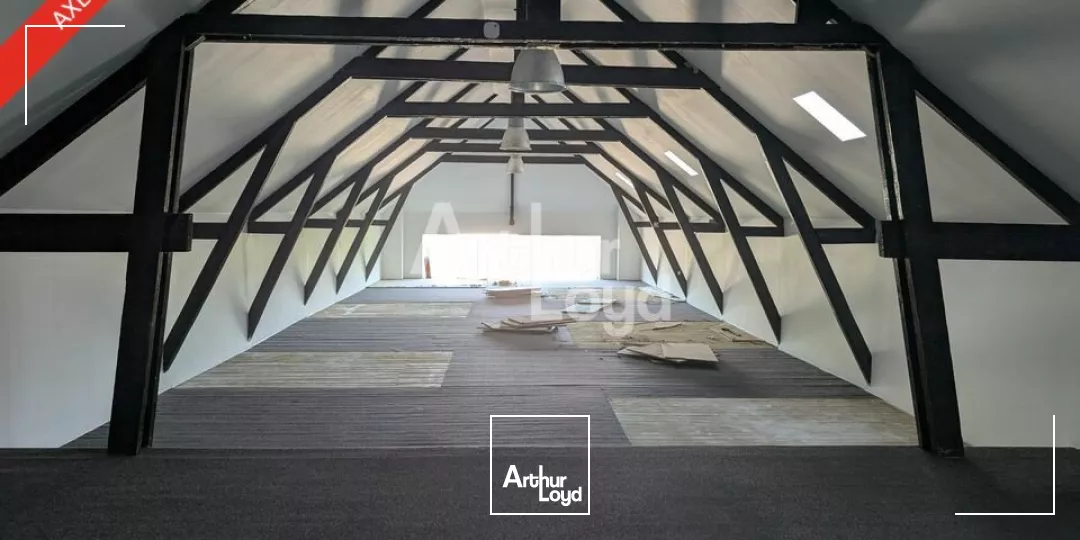 MONTGERMONT - LOCAL D'ACTIVITE A LOUER - 440 M²