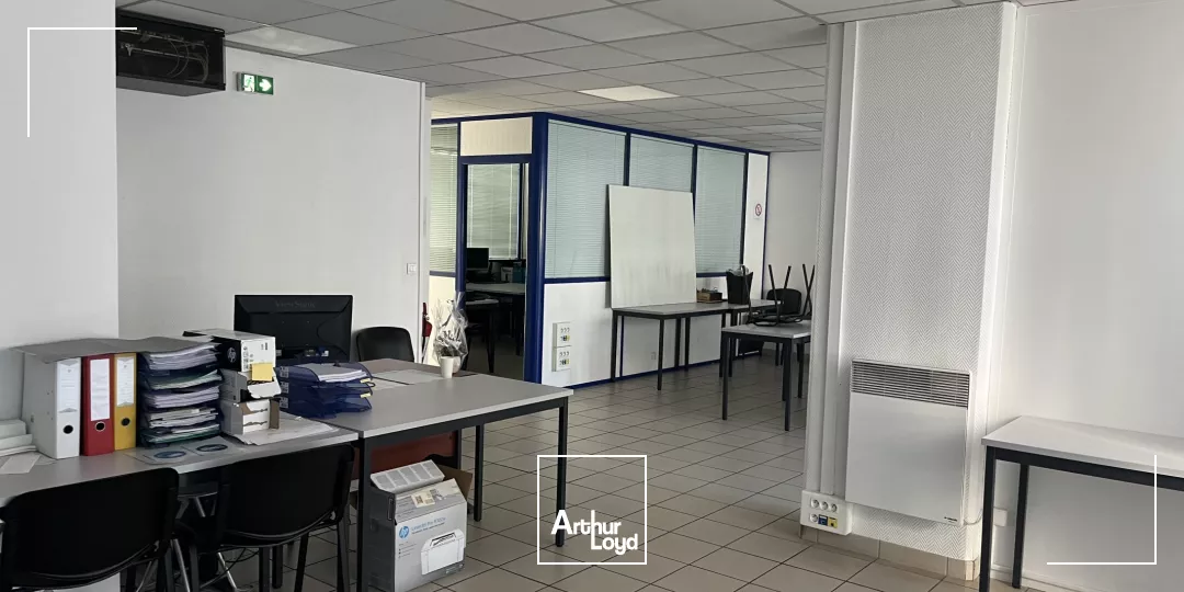 A LOUER BUREAUX 96 M2 