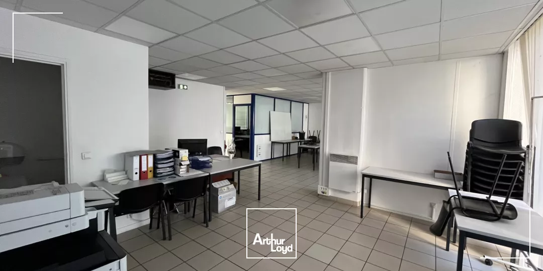 A LOUER BUREAUX 96 M2 