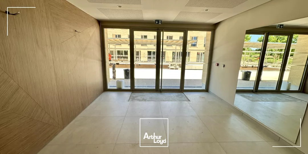 SURFACE DE BUREAUX EN RDC AU SEIN D'UN IMMEUBLE NEUF