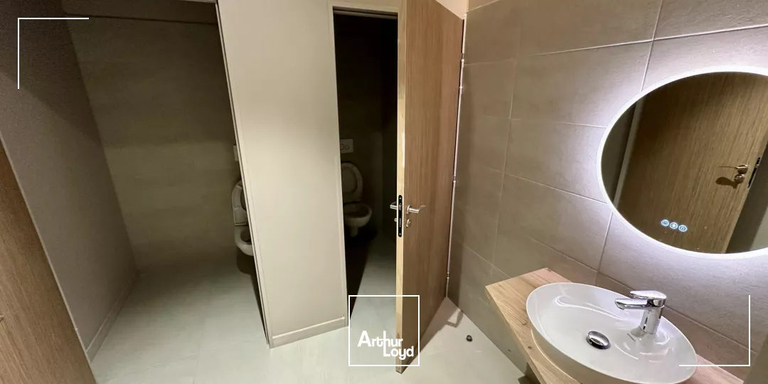 SURFACE DE BUREAUX EN RDC AU SEIN D'UN IMMEUBLE NEUF