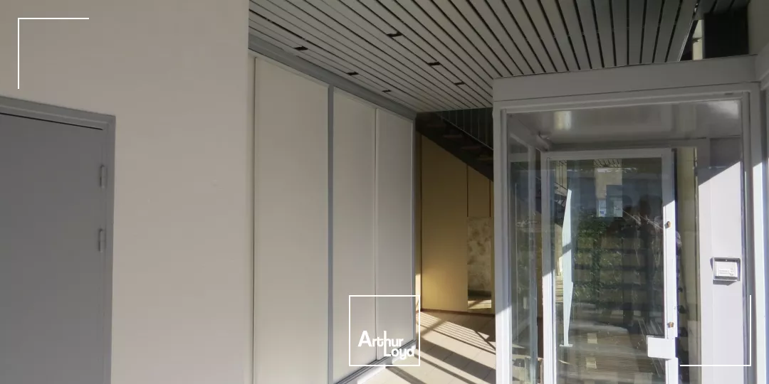 A louer locaux mixtes activité/bureaux sur 2 niveaux