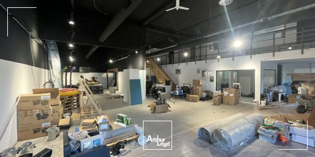 A LOUER POITIERS SUD - LOCAL D'ACTIVITE - 320 M2