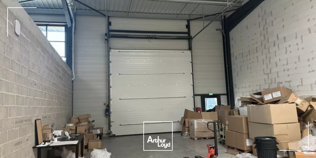 TOURS SUD CHAMBRAY - D910 - A10 - A LOUER LOCAL D'ACTIVITES DE 499 M² - 5 PARKINGS