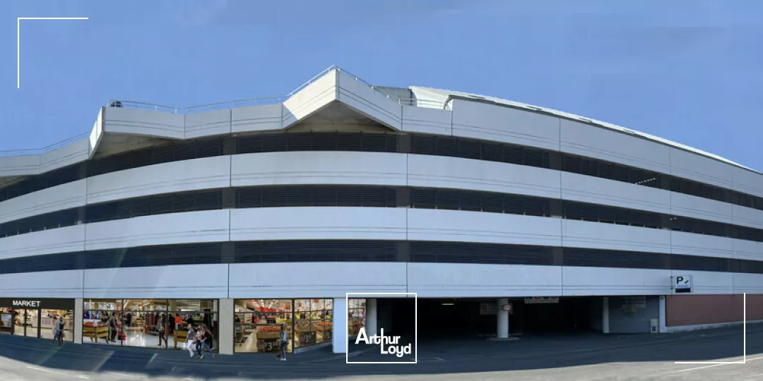 A LOUER - CELLULE COMMERCIALE EN BEFA DE 235 M2 - EMPLACEMENT N°1