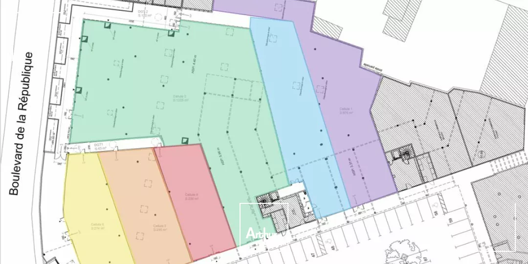 A LOUER - CELLULE COMMERCIALE EN BEFA DE 235 M2 - EMPLACEMENT N°1