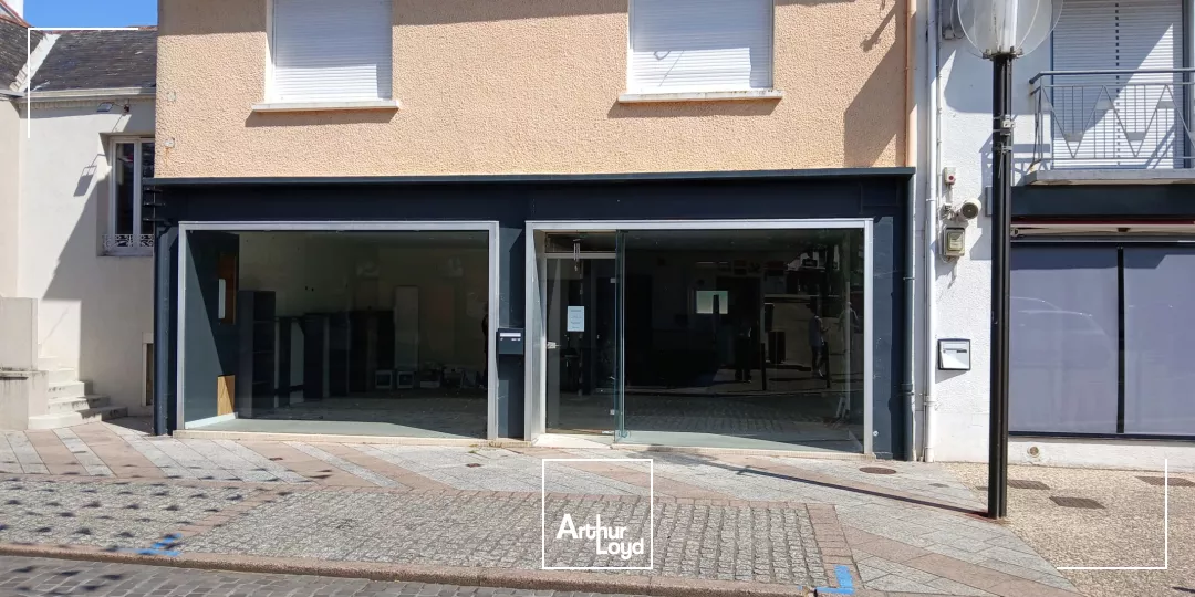 A LOUER - LOCAL COMMERCIAL - CENTRE VILLE - ST. BREVIN 