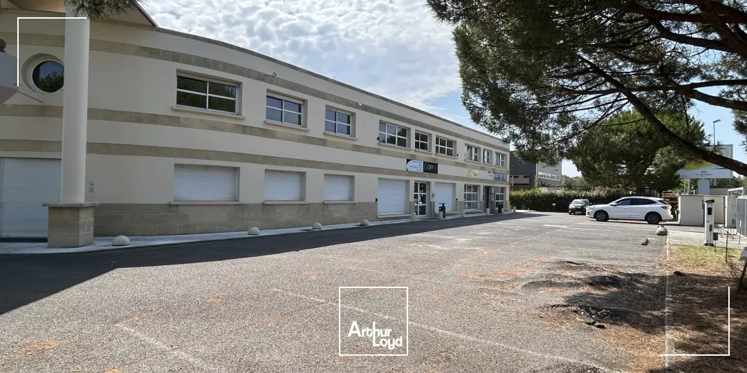 LOCAL D'ACTIVITÉ ET BUREAUX À LOUER À EYSINES 