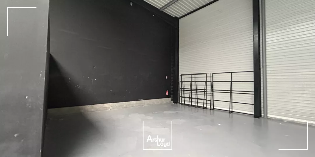 À LOUER - Local d'Activité 400 m² - Zone de Montières Amiens proche centre.