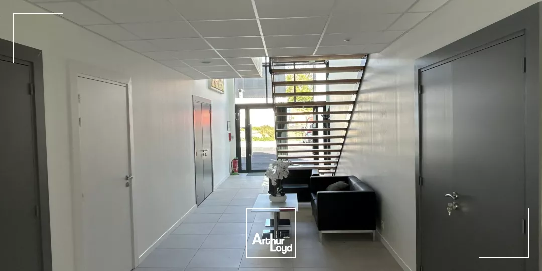 A LOUER - PLATEAUX DE BUREAUX LARMOR PLAGE - 321 M²
