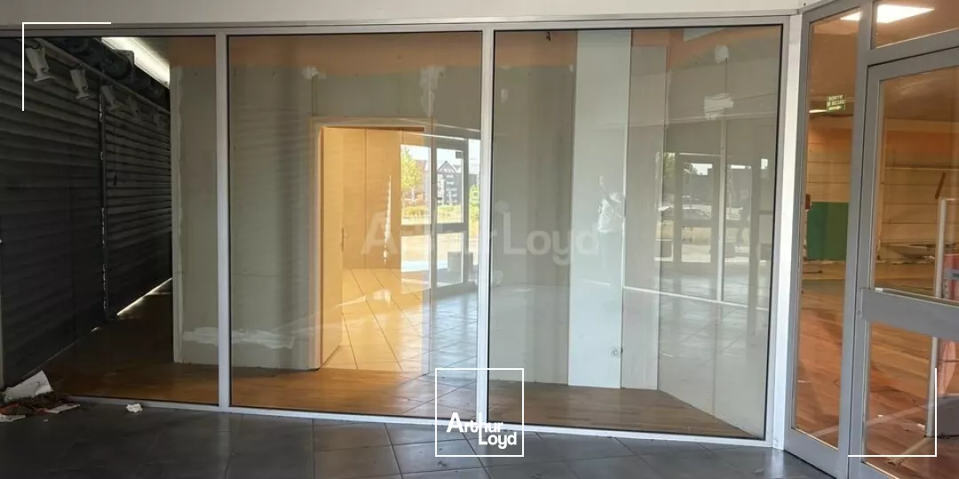 LOCAL COMMERCIAL à LOUER de 1849.59 m²