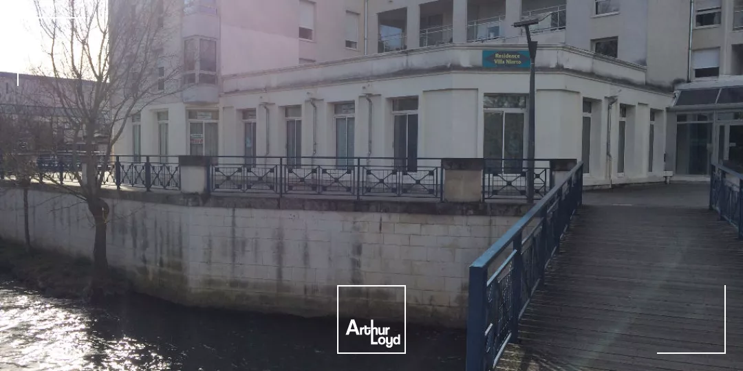 OPPORTUNITE ACHAT HYPER CENTRE NIORT BATIMENT REZ DE CHAUSSE PROCHE DES HALLES