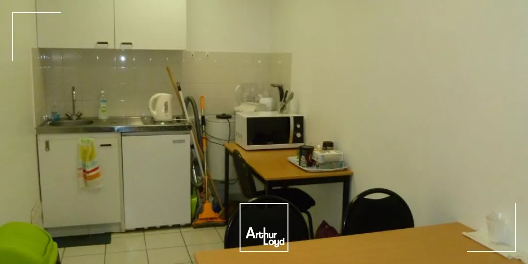 OPPORTUNITE ACHAT HYPER CENTRE NIORT BATIMENT REZ DE CHAUSSE PROCHE DES HALLES