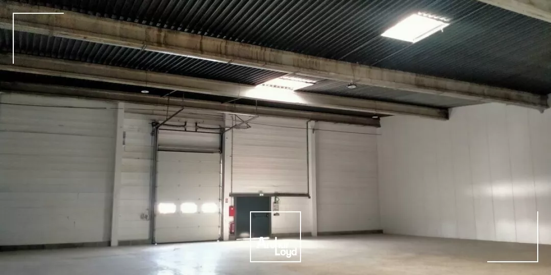 A LOUER LOCAL D'ACTIVITE/ENTREPOT 200m² AVEC QUAI SUR CHATELLERAULT NORD (86)