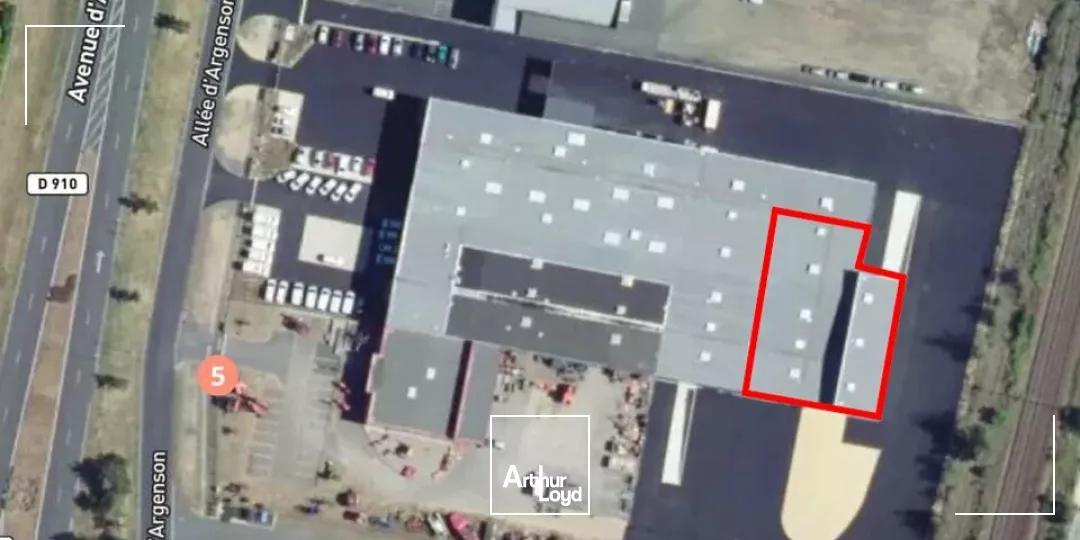 A LOUER LOCAL D'ACTIVITE/ENTREPOT 200m² AVEC QUAI SUR CHATELLERAULT NORD (86)