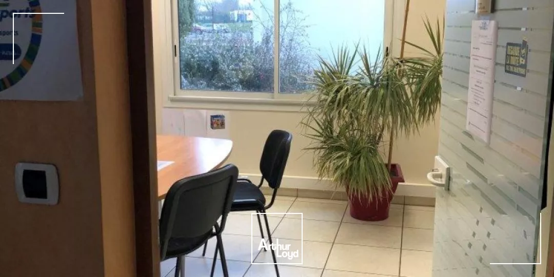 A louer bureaux La Crèche proche péage dans zone dynamique