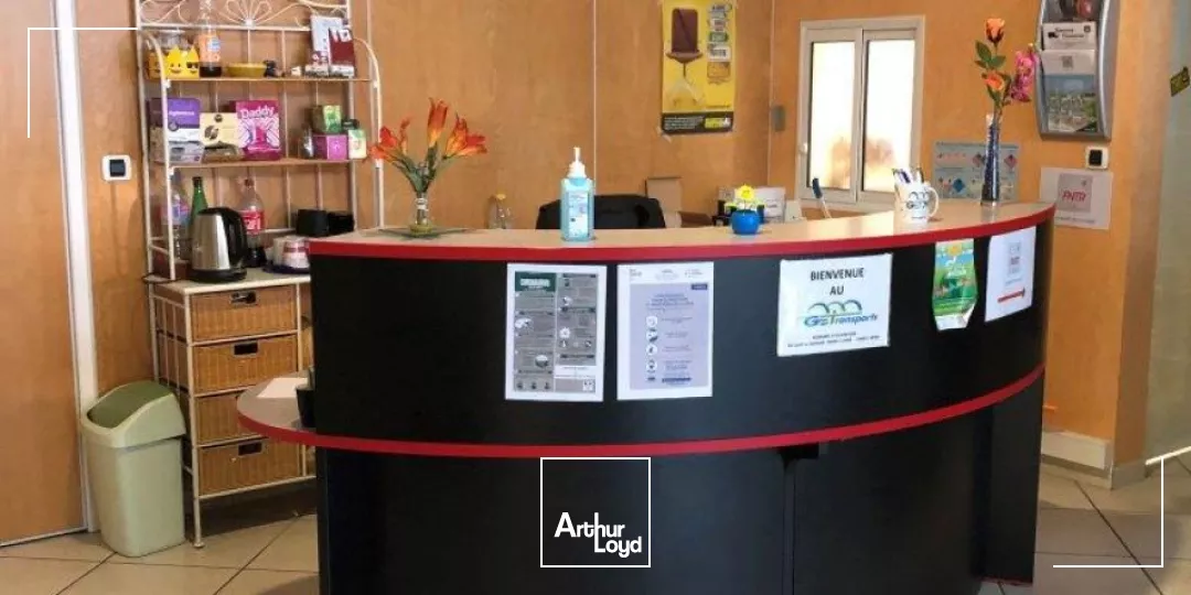 A louer bureaux La Crèche proche péage dans zone dynamique