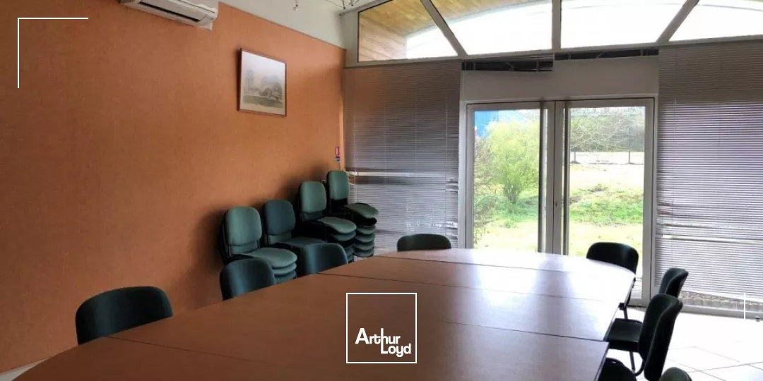 A louer bureaux La Crèche proche péage dans zone dynamique