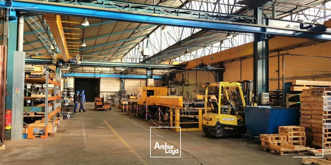 GRAND POITIERS - BATIMENT INDUSTRIEL / ACTIVITES A VENDRE 6280m² AVEC PONT-ROULANTS