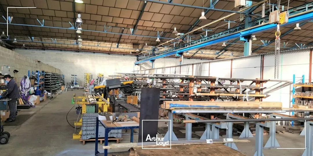 GRAND POITIERS - BATIMENT INDUSTRIEL / ACTIVITES A VENDRE 6280m² AVEC PONT-ROULANTS