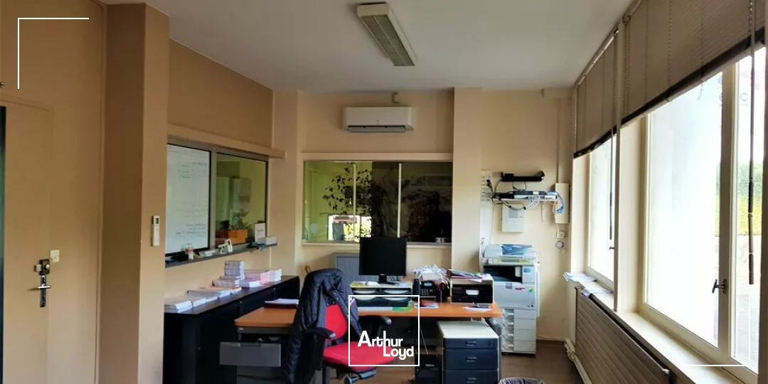 GRAND POITIERS MIGNE-AUXANCE - ENTREPOT A VENDRE 3350m²