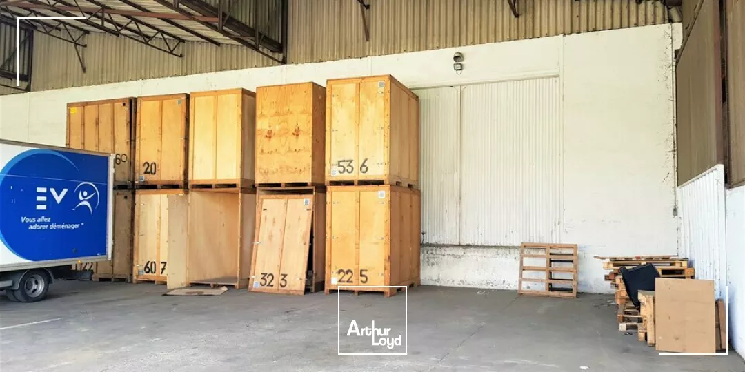 GRAND POITIERS MIGNE-AUXANCE - ENTREPOT A VENDRE 3350m²