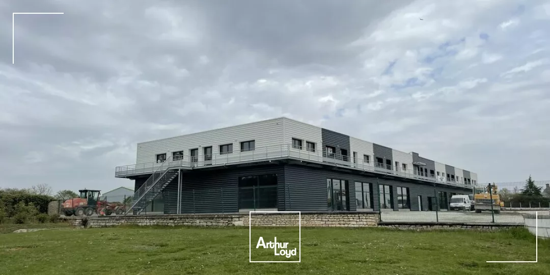 PLATEAU DE BUREAUX NEUFS DISPONIBLE - AVENUE DE PARIS NIORT !