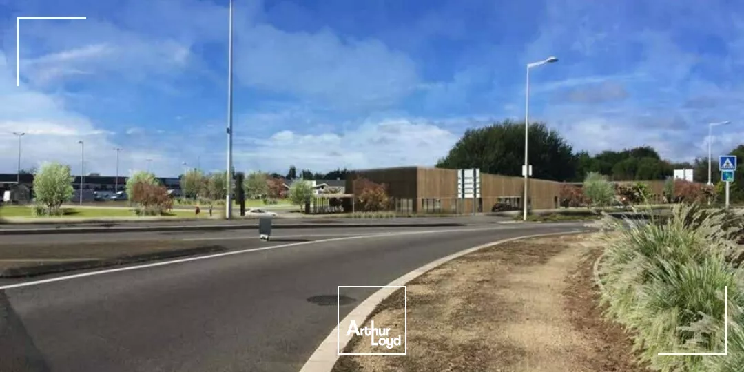 A LOUER LOCAL COMMERCIAL NEUF DE 100 m2 - ZONE COMMERCIALE - LES SABLES D'OLONNE