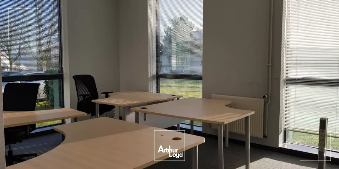 TECHNOPOLE DU FUTUROSCOPE - A LOUER DE 174 m² - DANS UN ENVIRONNEMENT DE QUALITE