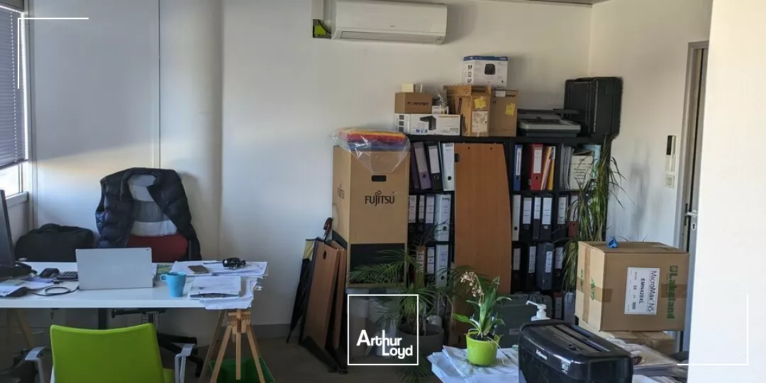 INVESTISSEMENT HYPER CENTRE 24m2 BUREAUX PROCHE LA BRECHE