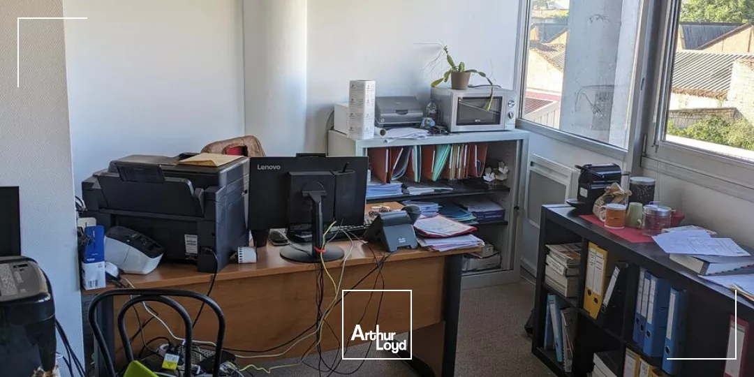 INVESTISSEMENT HYPER CENTRE 24m2 BUREAUX PROCHE LA BRECHE