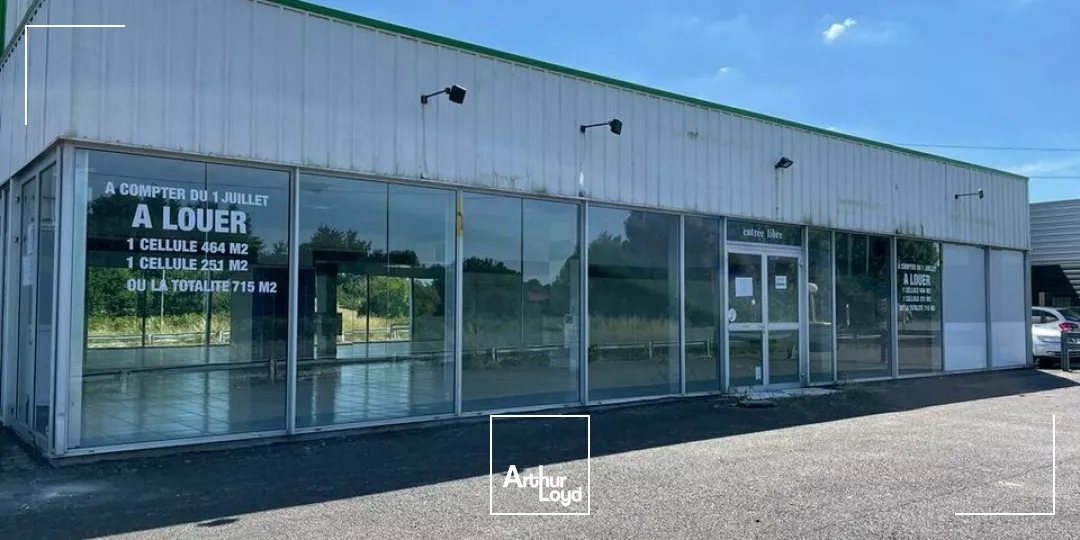 LOCAL COMMERCIAL A LOUER AVEC BELLE VISIBILITE SUR AXE D38
