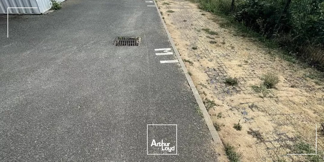 BUREAUX DE 1241m² A LOUER A BESSINES AVENUE DE LA ROCHELLE / ZONE DE LA MUDE