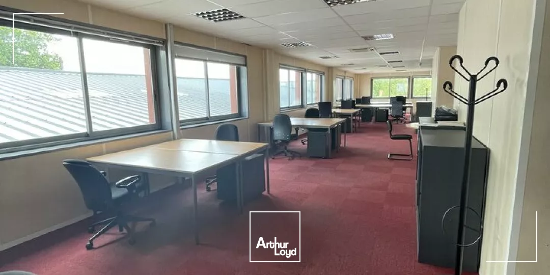 BUREAUX DE 1241m² A LOUER A BESSINES AVENUE DE LA ROCHELLE / ZONE DE LA MUDE