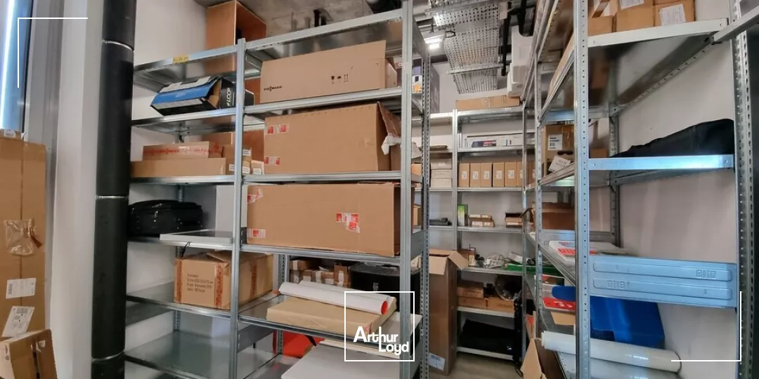 AU NORD DE GRAND POITIERS - TRES BEL ENSEMBLE DE BUREAUX A LOUER - PRESTATION DE HAUT NIVEAU - 321,50m²