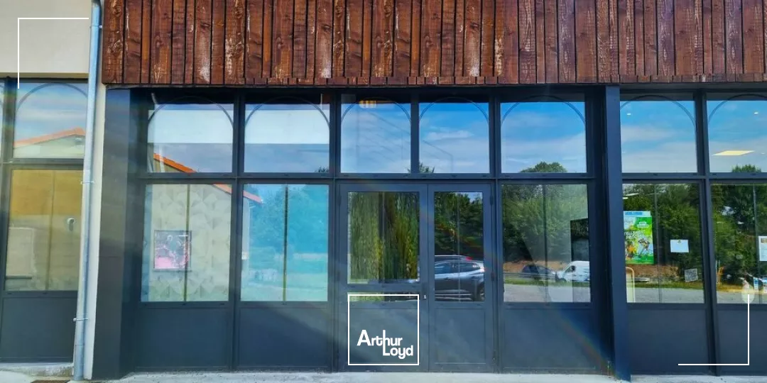 SAINT BENOIT - ROCADE - LOCAL PROFESSIONNEL de 187m² - BUREAUX OU ACTIVITES ARTISANALES A VENDRE OU A LOUER