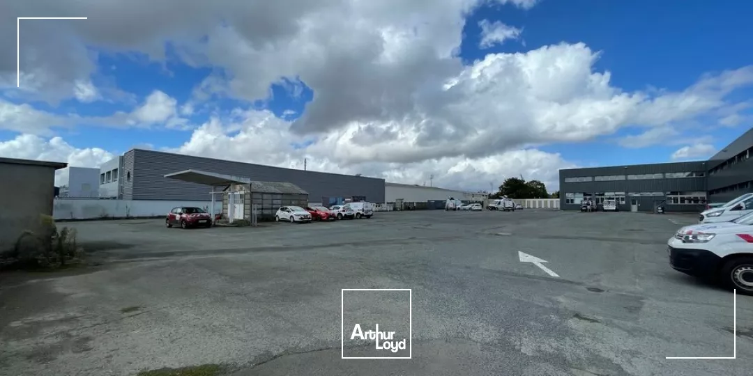 ACHAT BUREAUX NIORT ZONE SAINT LIGUAIRE 300m2 POSSIBILITE JUSQU'A 1022m2