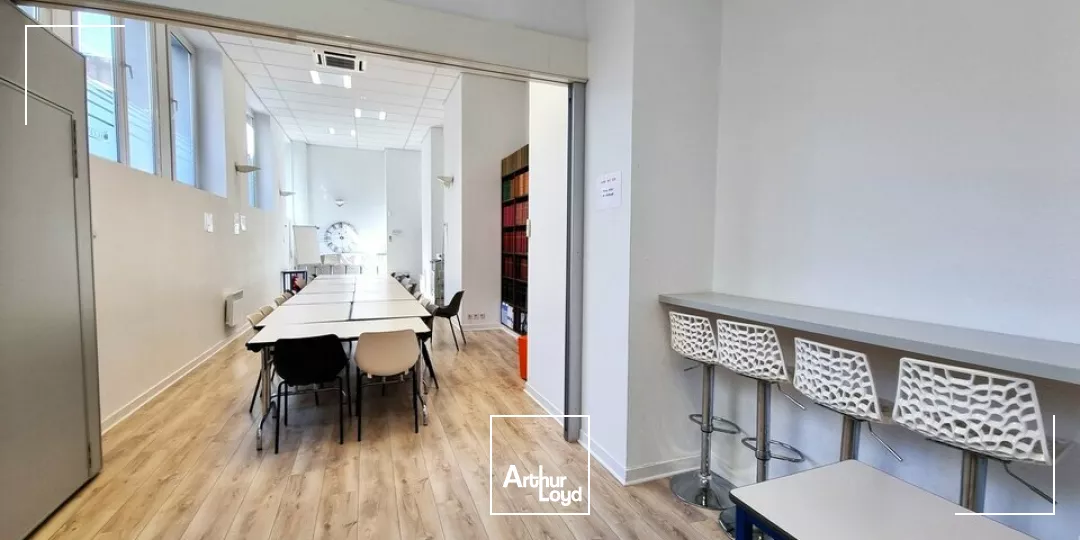 POITIERS BUREAUX OU CENTRE DE FORMATION A VENDRE DE 590M² SECTEUR GARE - CENTRE VILLE