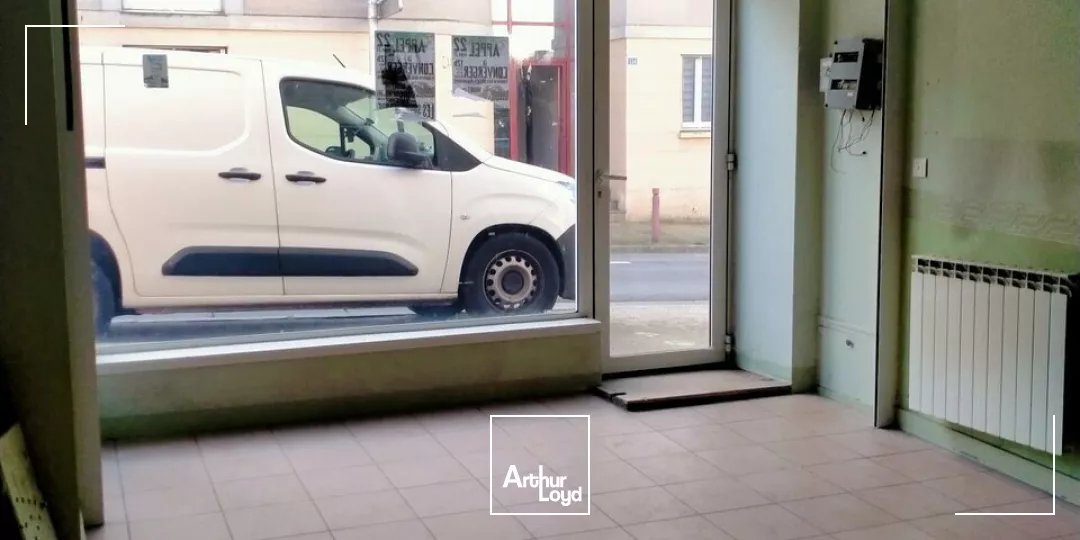 A LOUER LOCAL COMMERCIAL 80m² QUARTIER FAUBOURG DU PONT NEUF POITIERS (86)