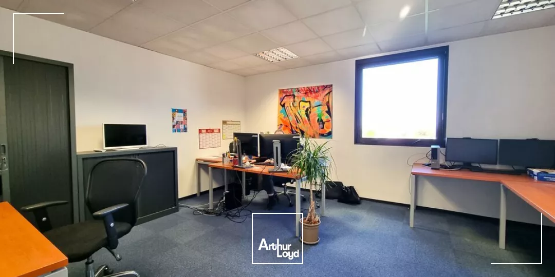 IMMEUBLE DE BUREAUX A VENDRE DE 868M² AU FUTUROSCOPE - POITIERS NORD