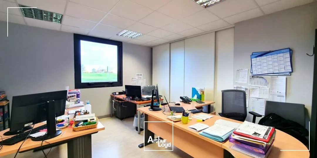 IMMEUBLE DE BUREAUX A VENDRE DE 868M² AU FUTUROSCOPE - POITIERS NORD