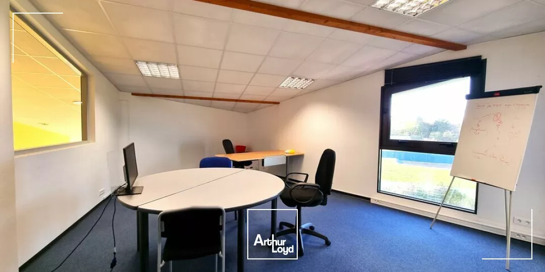 IMMEUBLE DE BUREAUX A VENDRE DE 868M² AU FUTUROSCOPE - POITIERS NORD