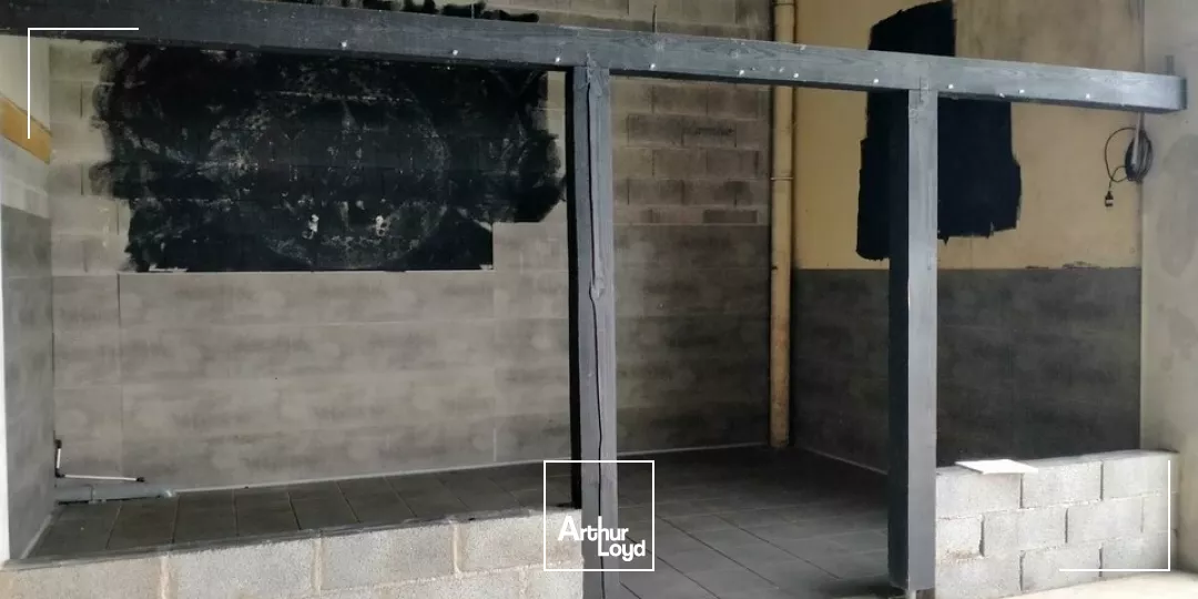 A LOUER LOCAL COMMERCIAL DE 240m² ZONE DU FUTUROSCOPE CHASSENEUIL (86)