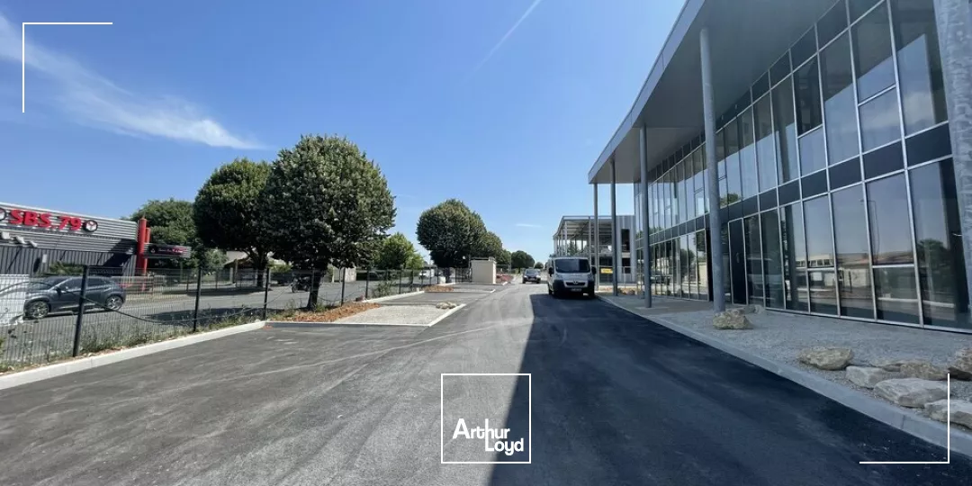 LOCATION LOCAL D'ACTIVITE STOCKAGE NEUF ZONE MENDES FRANCE NIORT